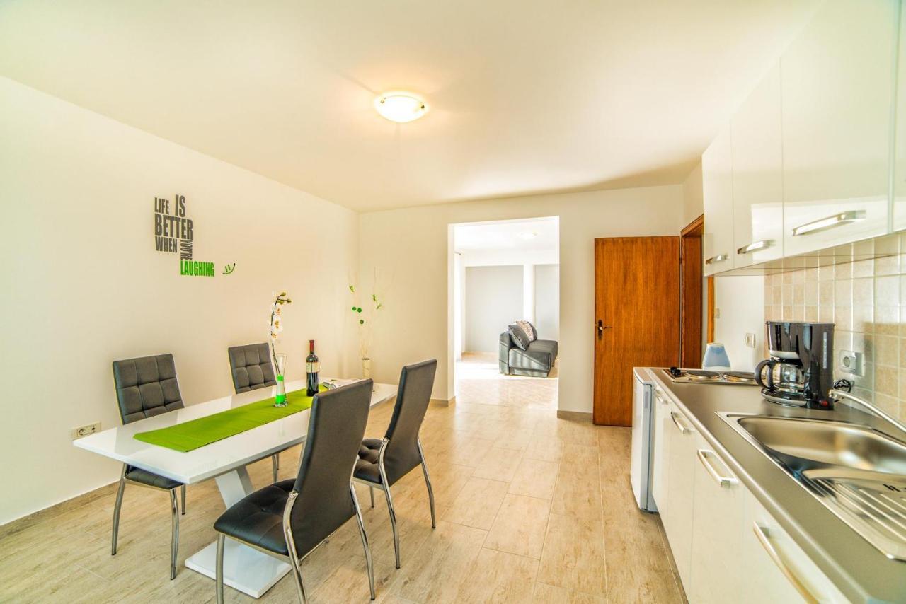 Apartments Ori Pula Extérieur photo