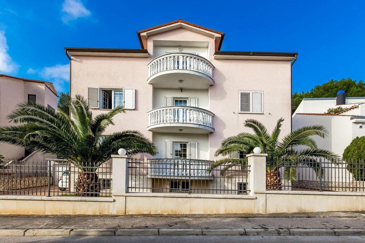 Apartments Ori Pula Extérieur photo
